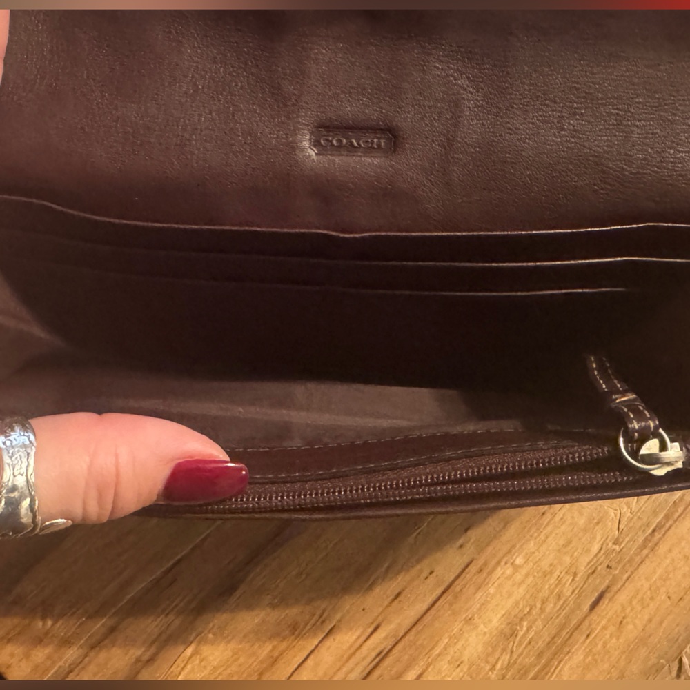 Y2K Coach Soho Brown Buckled Wallet - EUC - Picture 4 of 5